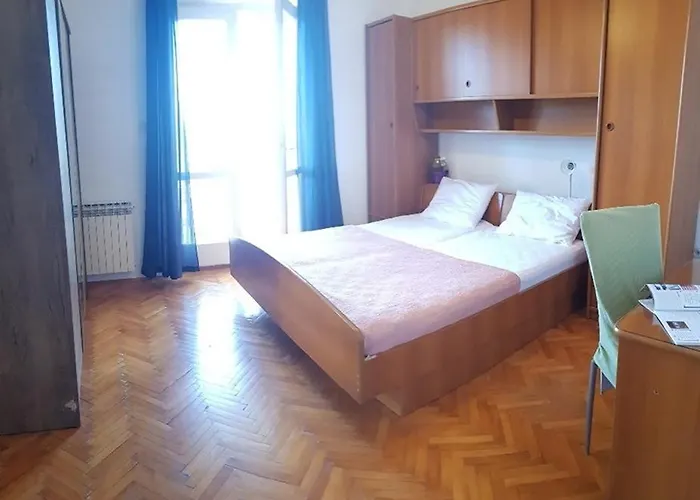 Silente Макарська